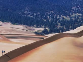Menschen-Wanderung-sand-dunes