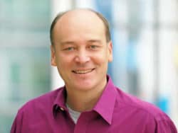 400-300-manfred-mohr-lila-hemd