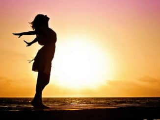 frau-strand-frei-woman