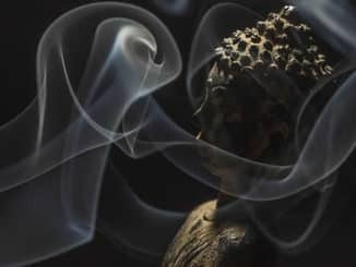 rauch-sitzend-buddha