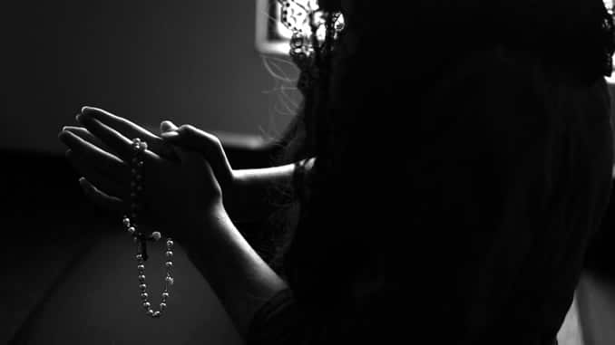 religion beten haende