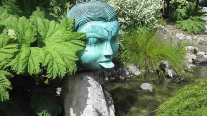 zunge-raus-bach-sculpture
