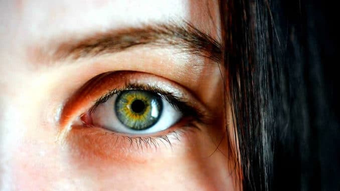 Auge-Haare-gesicht-eye