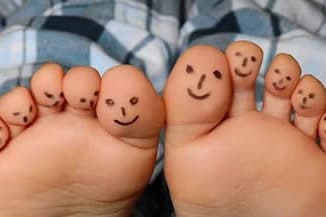 fuesse-laecheln-feet