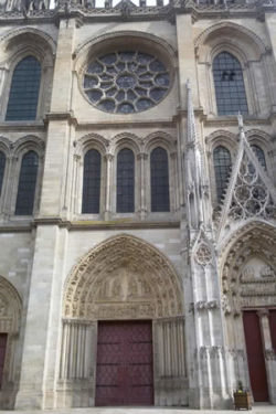 Kathedrale Collégiale Notre Dame in Mantes la Jolie foto von sabine stegmann