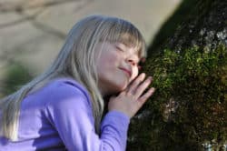 maedchen-baum-child