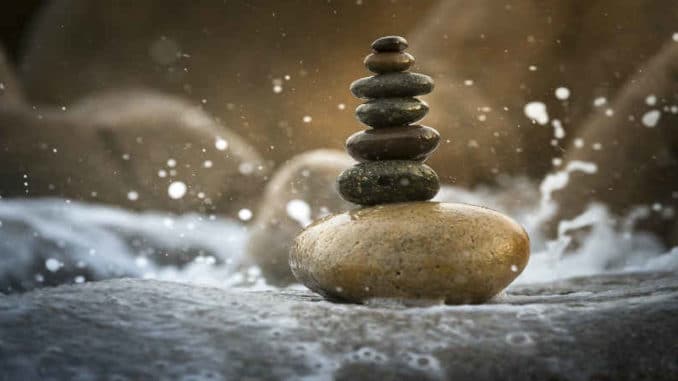 wasser-steine-balance