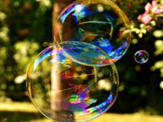 hypersensibilitaet-empfindlich-sensibel-bunte-seifenlasen-soap-bubble
