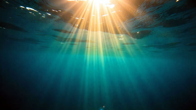 Nouminose am Beispiel von Wasser und Licht