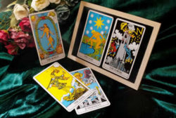 Wahrsagen mit Karten kartenlegen tarot