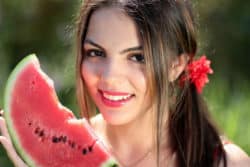 Ayurvedische Entschlackung wohlfuehlen frau melone gesund girl