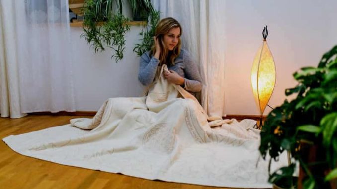 natur-apricot-biobaumwolldecke-siebert-Knipper-Achtsamkeit