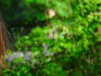 Anja-Tochtermann-Peridot-Ohrring-Natur