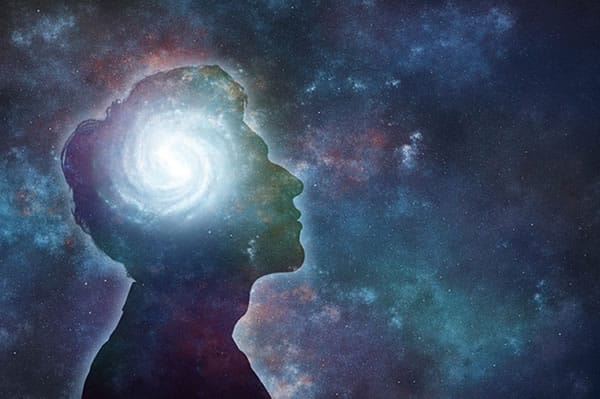 Ist Hypnose ein spezifisch veränderter Bewusstseinszustand-mann-kopf-licht-universum