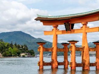 hiroshima-Lassale-Roland-Ropers-unplash