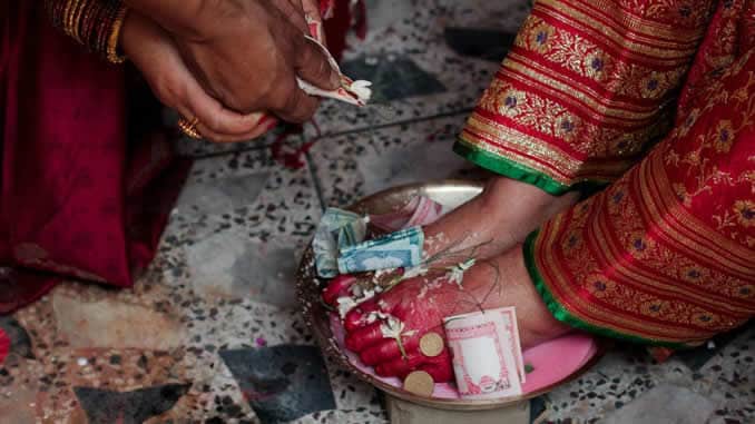 Geld-bewusstsein-pexels-swadesh-maharjan