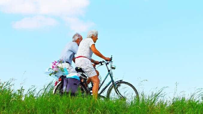 ehepaar-fahrrad-person