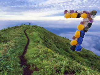 zahl-sieben-berg-frau-himmel-path