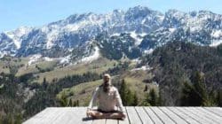 Reisen nach innen ein Lebensabenteuer berge natur meditation man