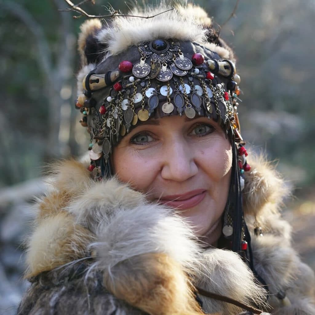Portrait Schamanismus heute Aayla Schamanin 19-05-2022