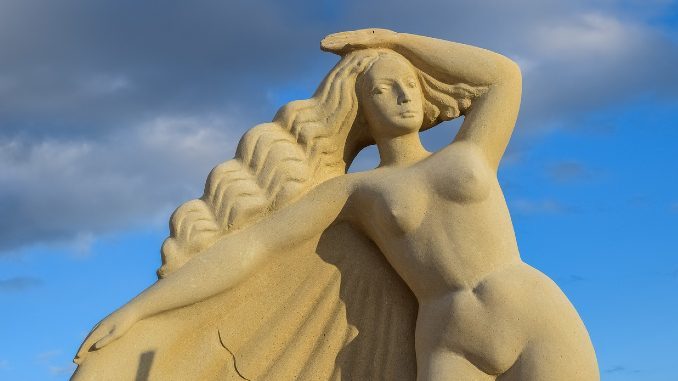 statue aphrodite