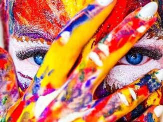 frau gesicht bunt paint