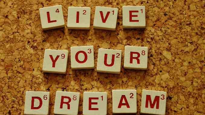 buchstaben live your dream
