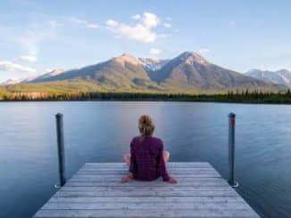 frau steg see natur jetty