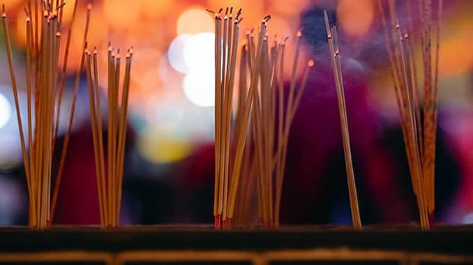 raeucherstaebchen bunt