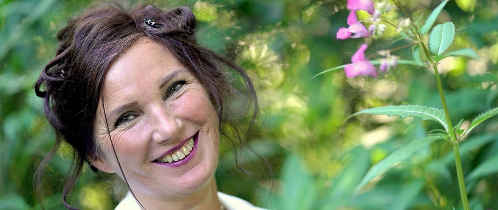 Ulrike Eschbaumer im Garten