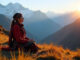 Bhutan mit seinen Bergen und glücklichen Menschen
