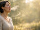 Singen im goldenen Morgenlicht